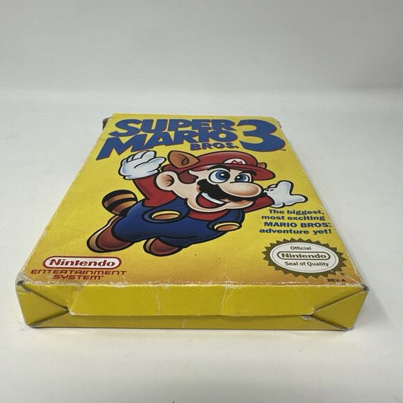 Super Mario Bros 3 Nintendo NES Complete in Box CIB Cartridge Manual Box - Picture 6 of 15